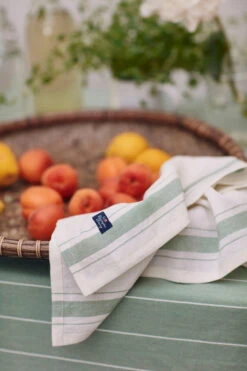 Lexington Side Striped Organic Cotton Serviette 50 X 50cm 6 Lexington Side Striped Organic Cotton Serviette 50 X 50cm -Geschirrverkauf 508249 01 3 EnvironmentImage 5ecb39c149