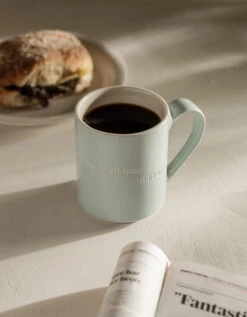 Design House Stockholm Astrid Lindgren Tasse, Annars är Man Ingen Människa -Geschirrverkauf 509771 01 2 EnvironmentImage d1d6c16047