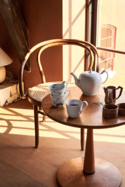 Royal Copenhagen White Fluted Becher Mit Hohem Griff -Geschirrverkauf 567603 01 4 EnvironmentImage 620862c497