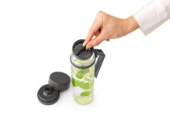 Brabantia Make & Take Wasserflasche Mit Sieb 0,5 L -Geschirrverkauf 568822 01 31 EnvironmentImage 7c1db5276e