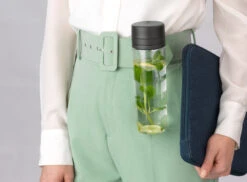 Brabantia Make & Take Wasserflasche Mit Sieb 0,5 L -Geschirrverkauf 568822 01 32 EnvironmentImage 23e7acde99