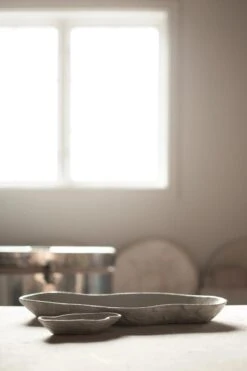 DBKD Flow Teller Large 25 X 40cm 9 DBKD Flow Teller Large 25 X 40cm -Geschirrverkauf 576387 01 51 ConceptImage 1a4946e6cb