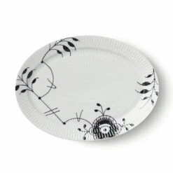 Royal Copenhagen Black Fluted Mega Ovaler Teller Schwarz