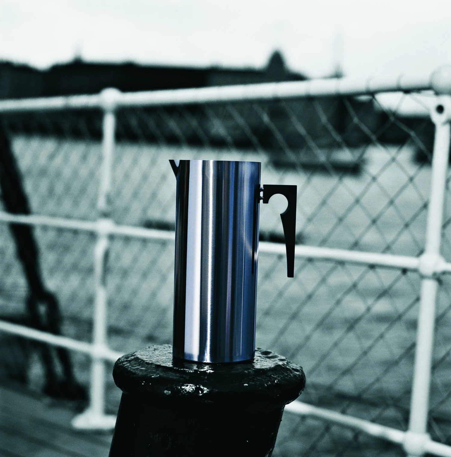 Stelton Cylinda Line Wasserkaraffe 2 Stelton Cylinda Line Wasserkaraffe – Bild 2